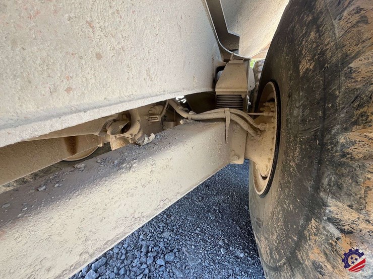 2012-volvo-a40f-image-28