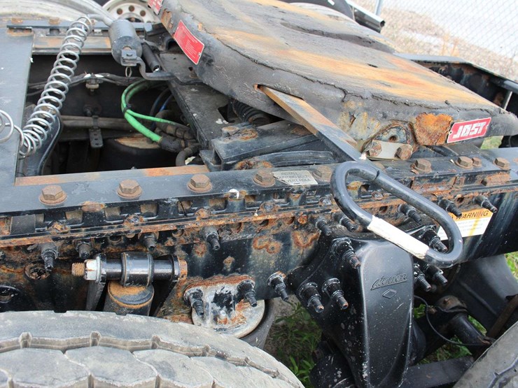 2019-freightliner-cascadia-126-image-28