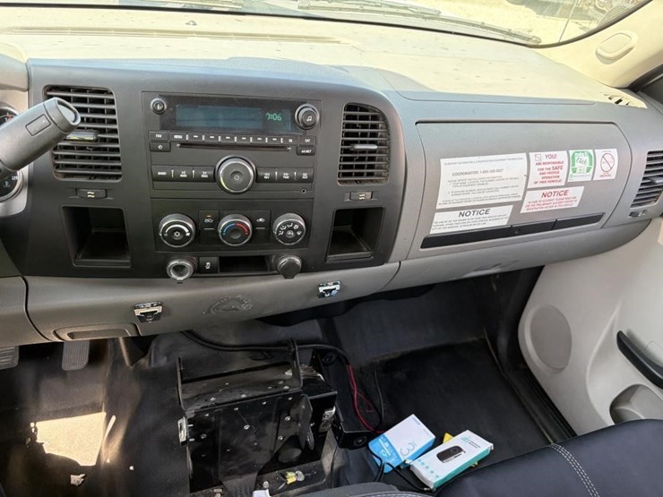 2012-gmc-sierra-2500-image-17