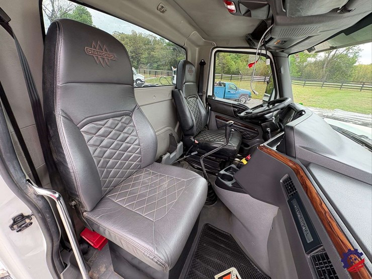 2024-international-hx520-image-72