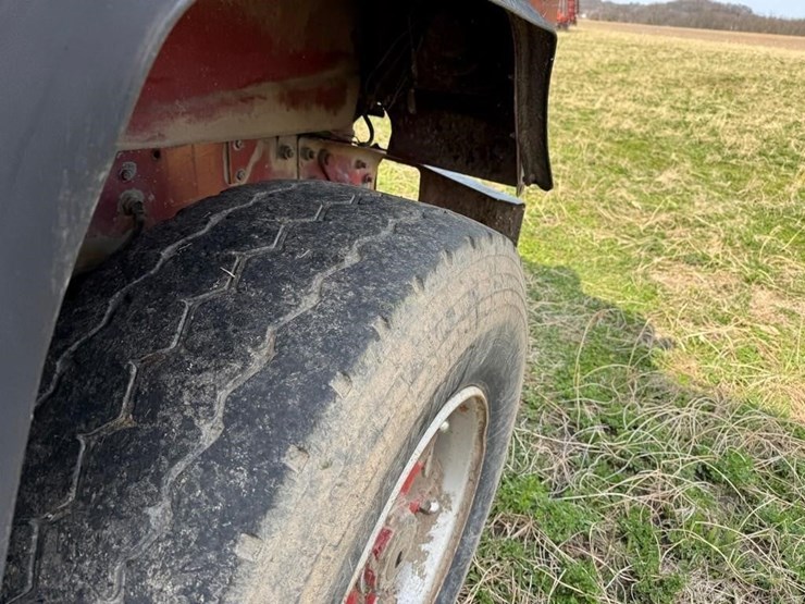 1991-mack-dm690s-image-30