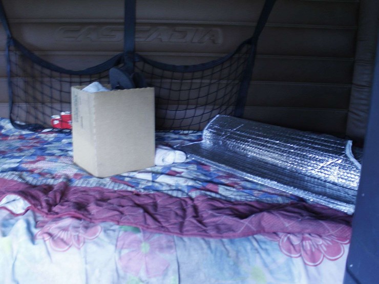 2018-freightliner-cascadia-126-image-25