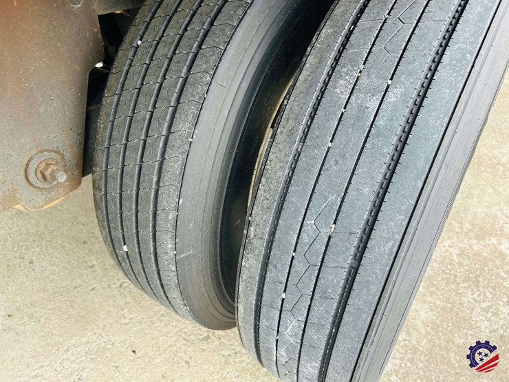 2015-vanguard-53-ft-image-13