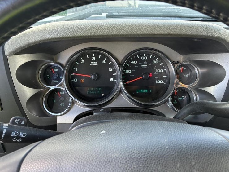 2012-gmc-sierra-2500-image-18