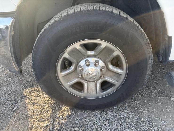 2016-dodge-2500-image-26