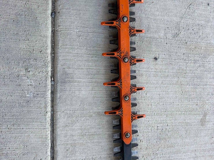 stihl-hs56c-26"-hedge-trimmer-image-4