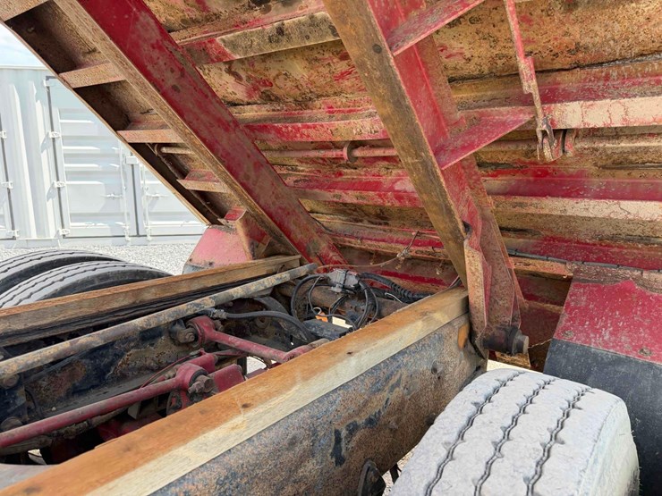 2007-mack-granite-gu713-image-21