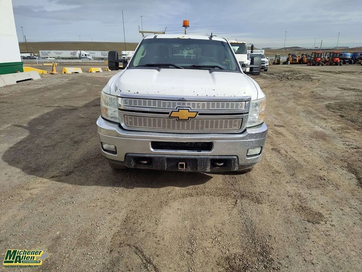 2012-chevrolet-silverado-2500hd-image-8