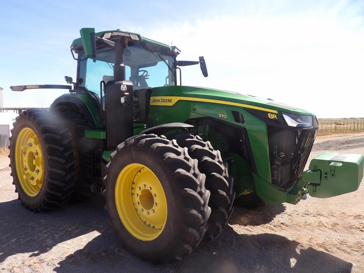 2022-john-deere-8r-370-image-7