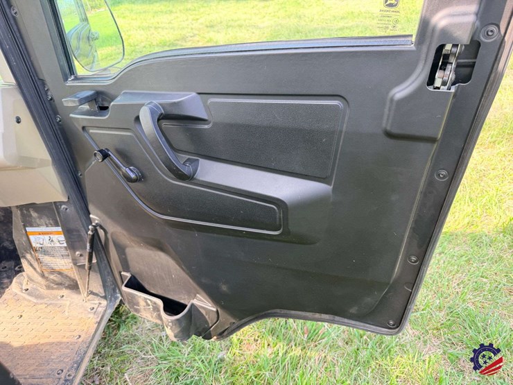 2023-john-deere-gator-xuv-835r-image-51