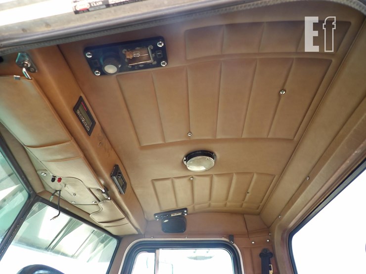 1997-peterbilt-379exhd-image-27