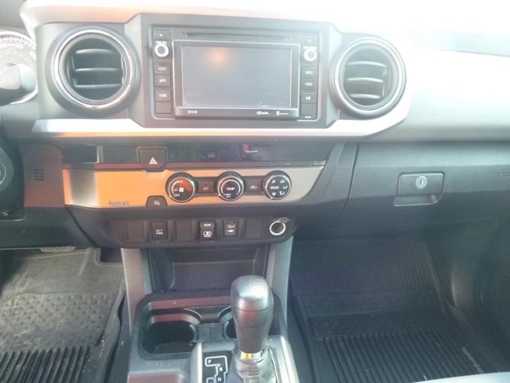 2018-toyota-tacoma-image-11