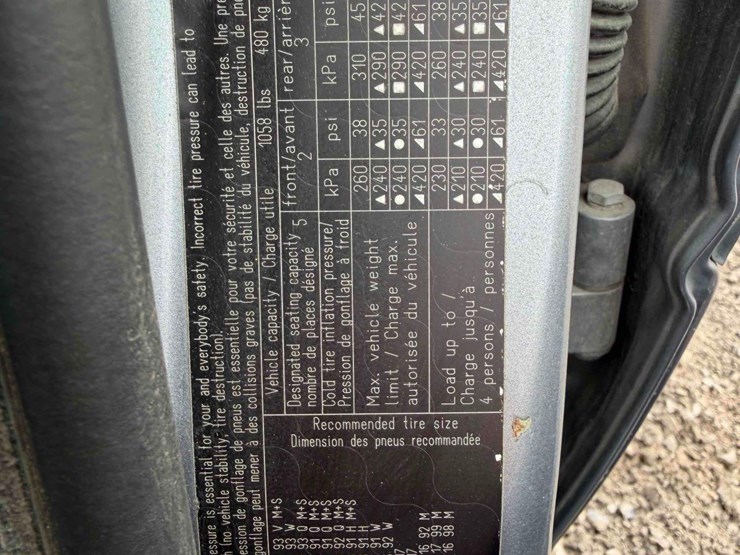 2003-bmw-325i-image-17