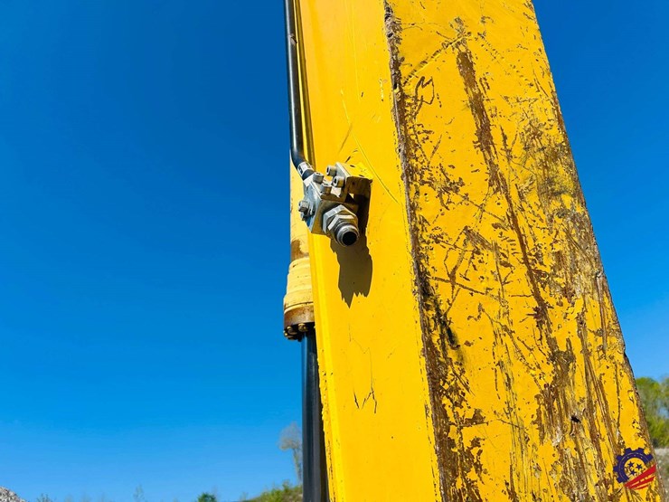 2015-komatsu-pc210-lc-image-53