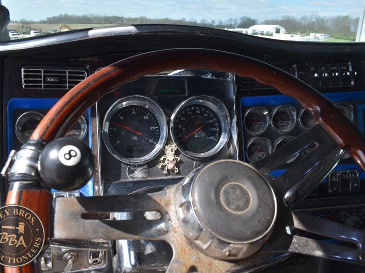 2013-kenworth-t660-image-42