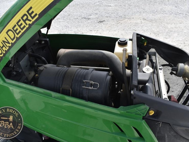 2017-john-deere-1025r-image-22