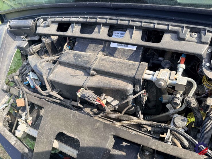 2023-john-deere-gator-xuv-835r-image-59