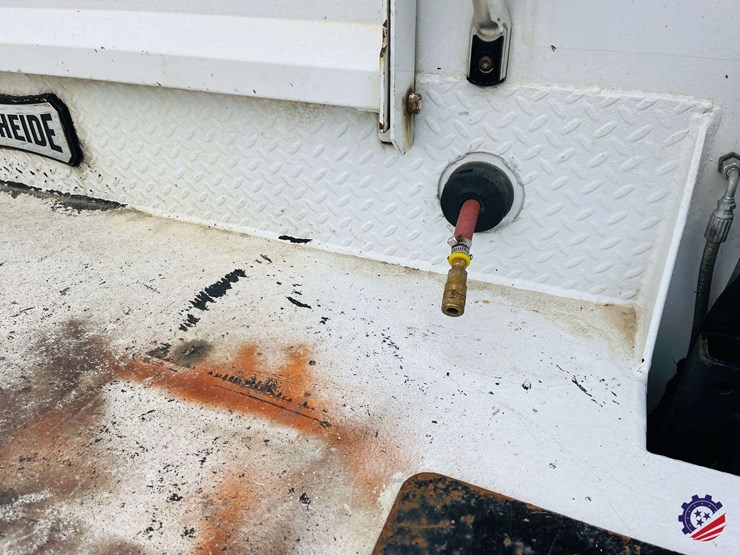 2018-ford-f550-image-31