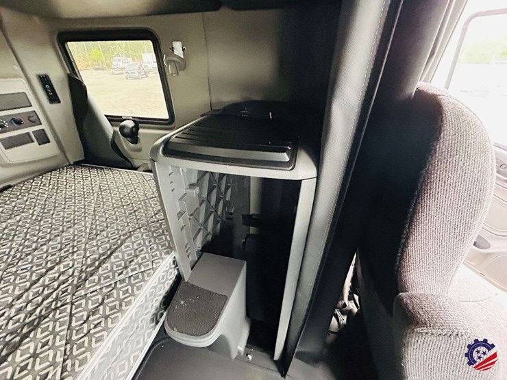 2024-international-lt62f-t/a-truck-tractor-image-92