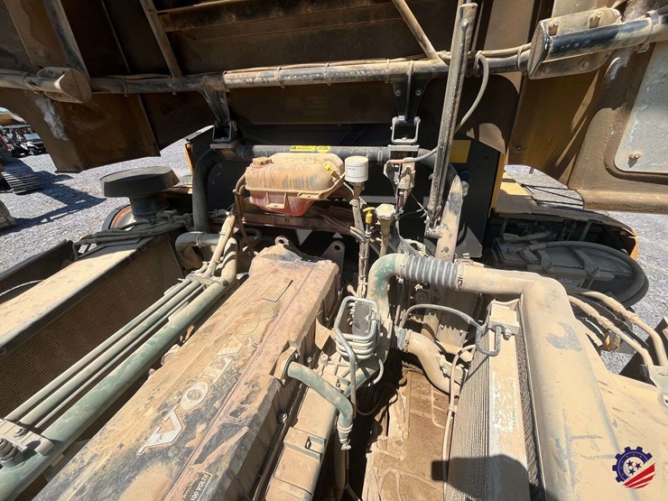 2010-volvo-a40e-image-75