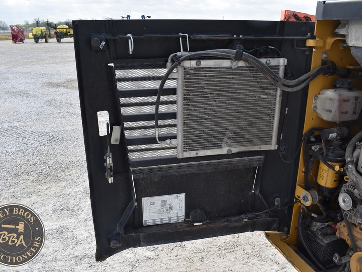 2017-caterpillar-259d-image-29