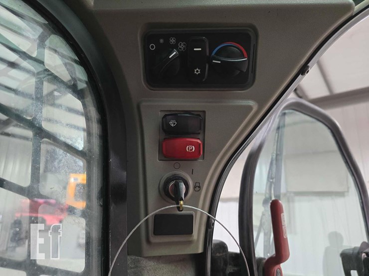 2021-caterpillar-289d3-image-18