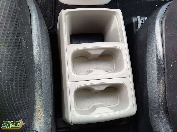 2012-dodge-grand-caravan-se-image-25