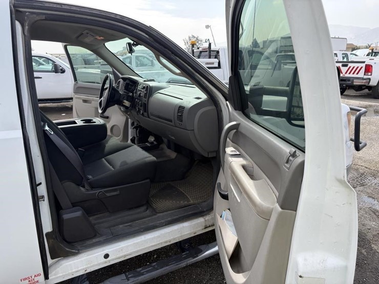 2012-gmc-sierra-2500-image-12