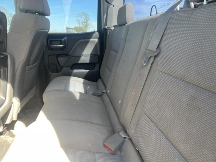 2015-chevrolet-silverado-2500hd-image-13