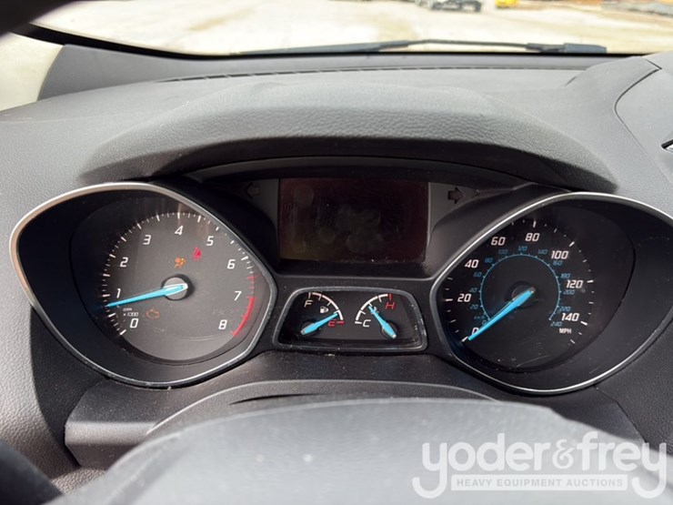 2014-ford-escape-image-39