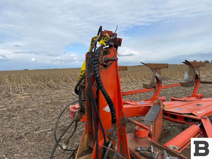 kuhn-multi-master-100dl-6-bottom-plow-image-10