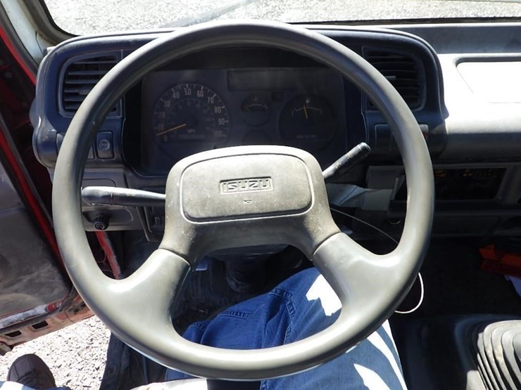 1999-isuzu-nqr-image-28