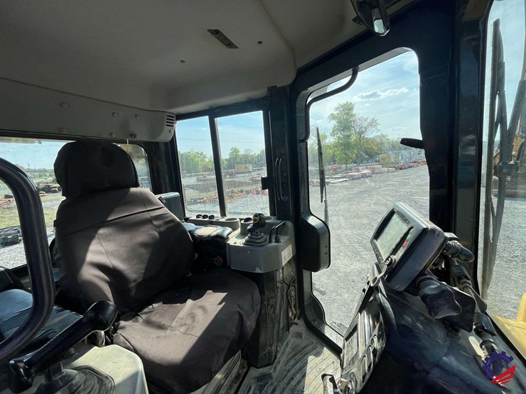 2018-komatsu-d51exi-24-image-54