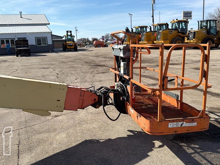 2014-jlg-600s-image-8