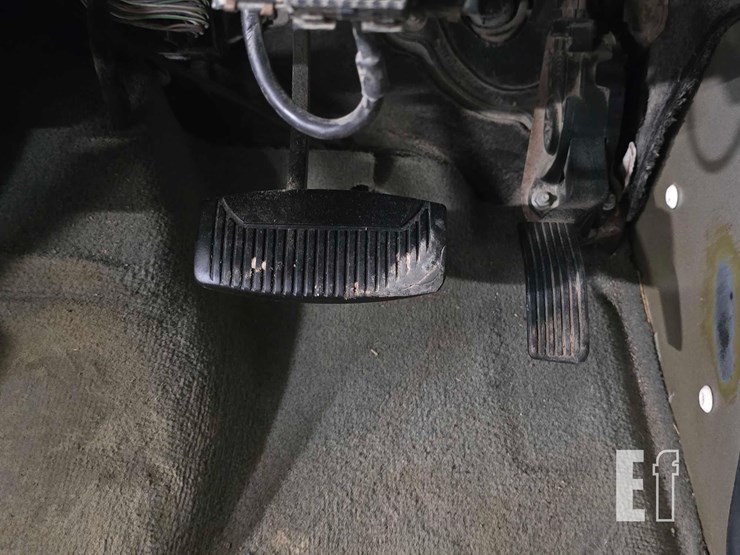 2011-ford-e350-xlt-image-11