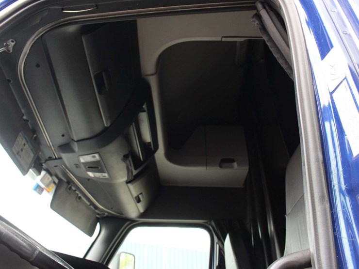 2019-freightliner-cascadia-pt126sl-3akjhhdr0kskl2228-mileage:-688348-image-27