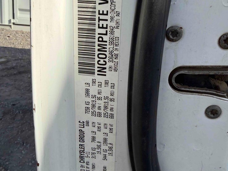 2011-ram-4500-utility-body-image-25