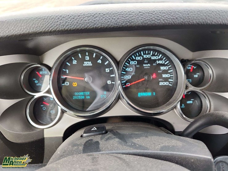 2011-gmc-sierra-2500hd-image-14