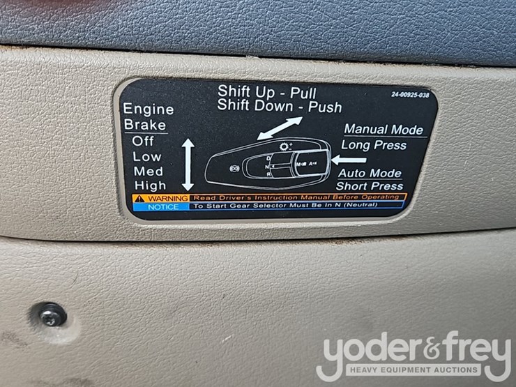 2017-freightliner-cascadia-113-image-29