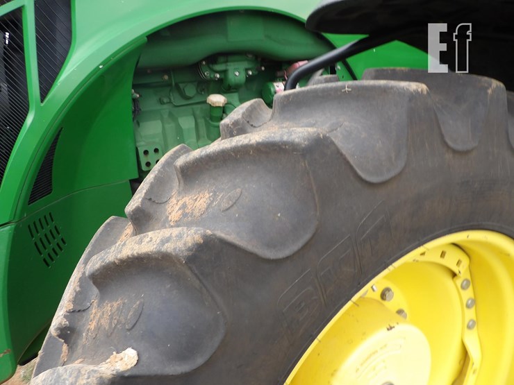 2012-john-deere-8235r-image-15