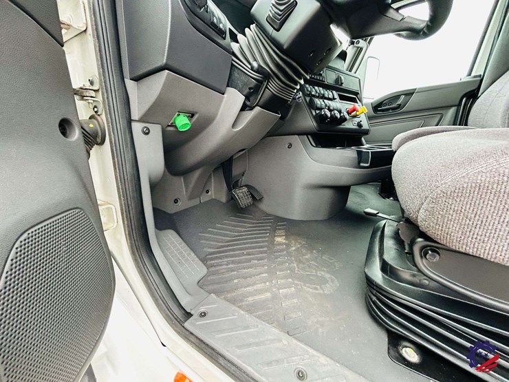 2024-international-lt62f-t/a-truck-tractor-image-81