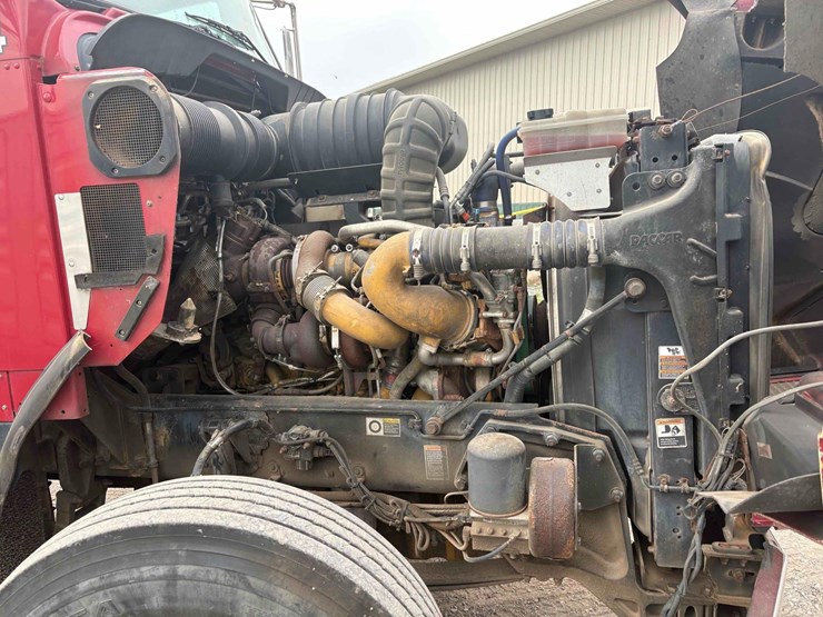 2010-caterpillar-c13-image-9