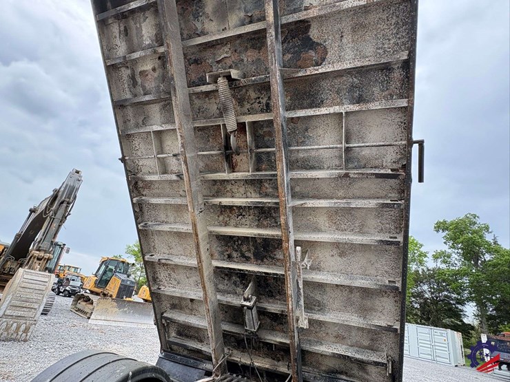 2007-international-sf525-t/a-dump-truck-image-88