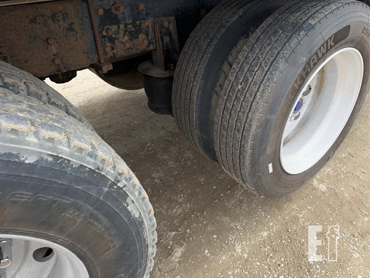 2003-kenworth-t800-image-18