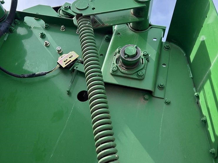 2001-john-deere-567-image-35