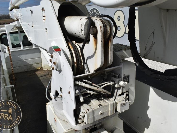 2005-international-durastar-4300-image-13