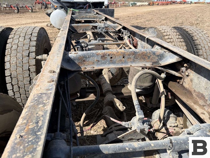 2000-mack-ch612-image-23