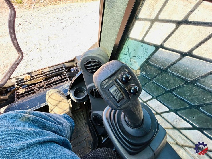 2018-caterpillar-299d2-image-52