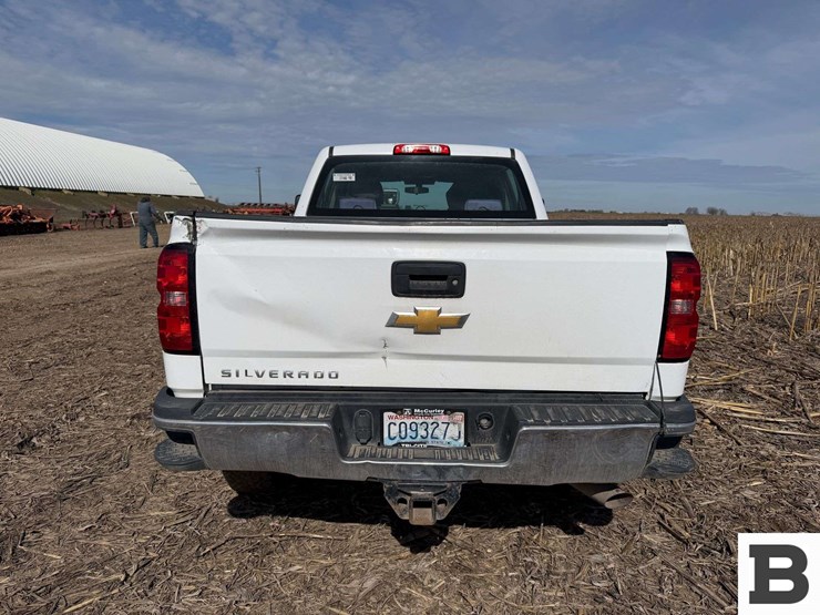 2017-chevrolet-silverado-2500-image-4