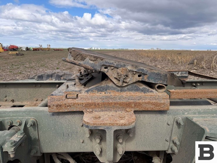 2001-oshkosh-mk23-image-28